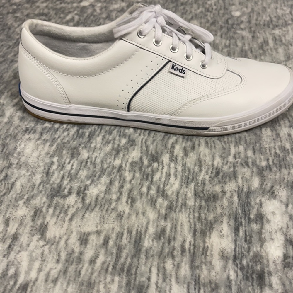 Keds Women’s Size 9 white sneakers
